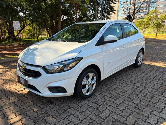 CHEVROLET ONIX 1.4 MPFI LT 8V FLEX 4P MANUAL CHEVROLET ONIX 1.4 MPFI LT 8V FLEX 4P MANUAL